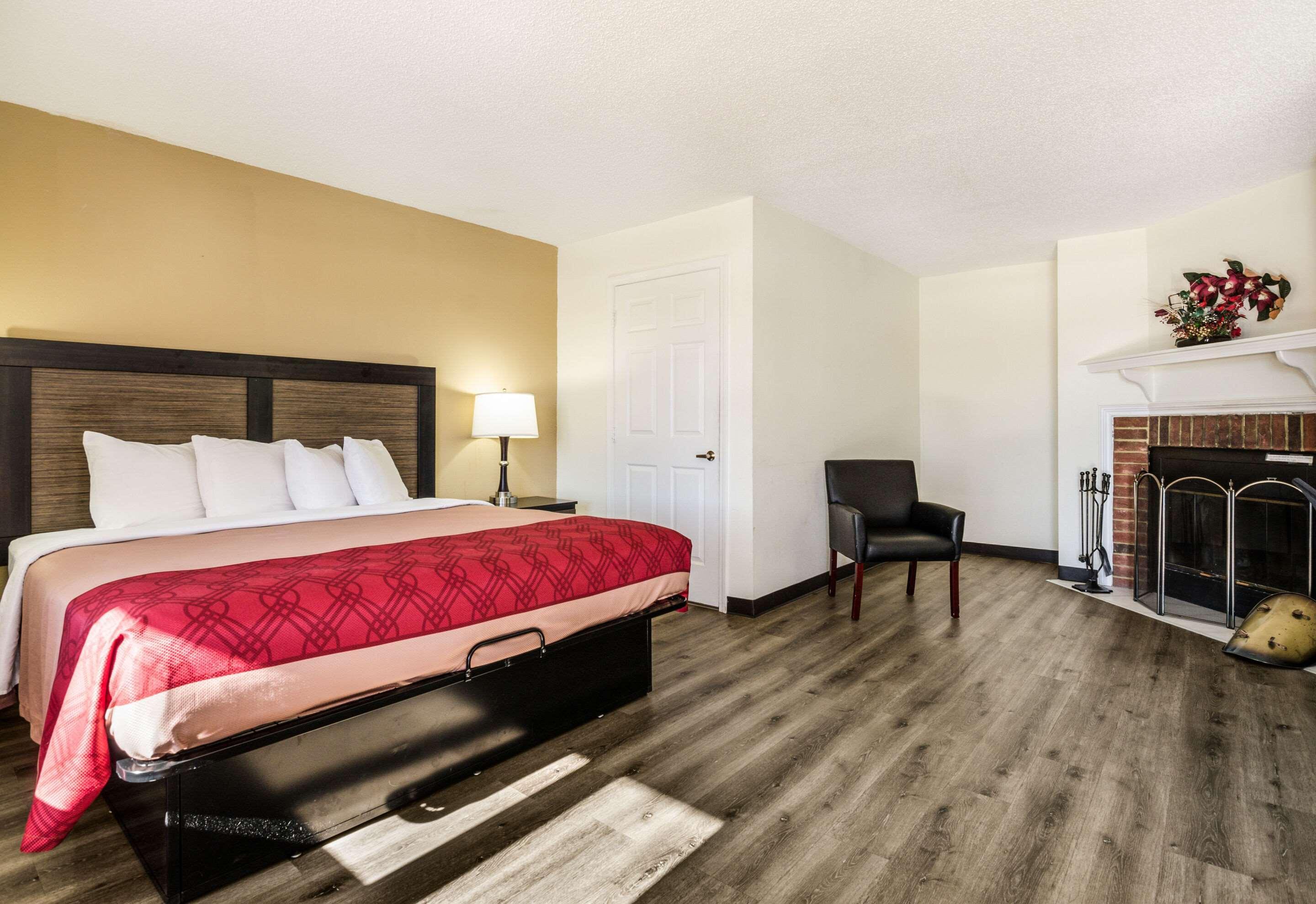 Econo Lodge Glade Springs I-81 Ngoại thất bức ảnh