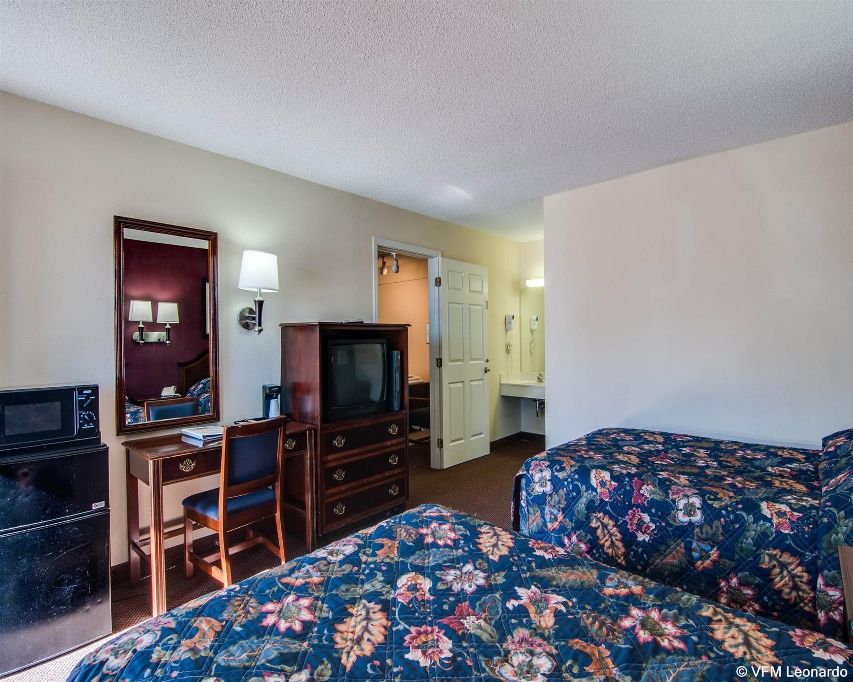 Econo Lodge Glade Springs I-81 Ngoại thất bức ảnh