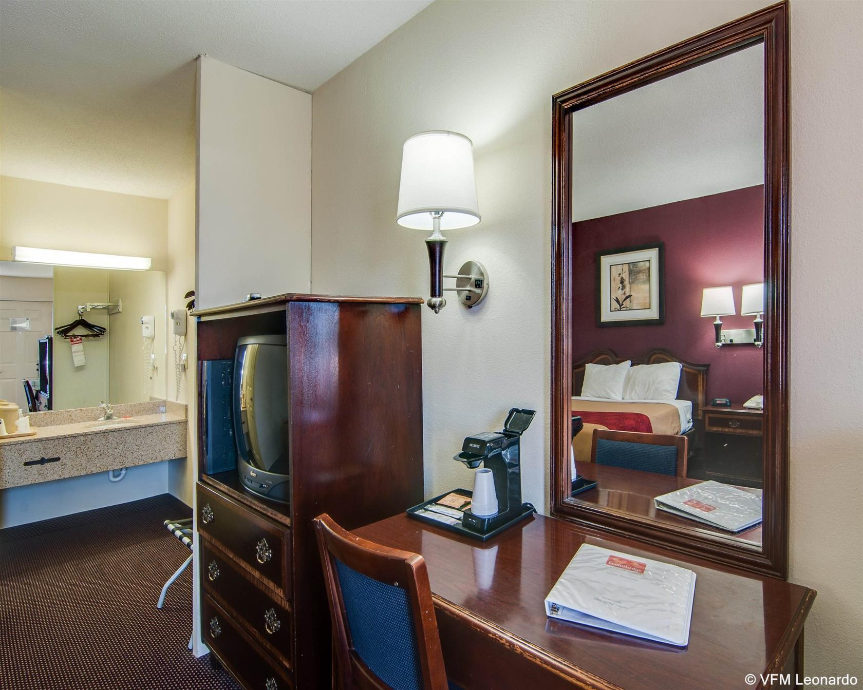 Econo Lodge Glade Springs I-81 Ngoại thất bức ảnh