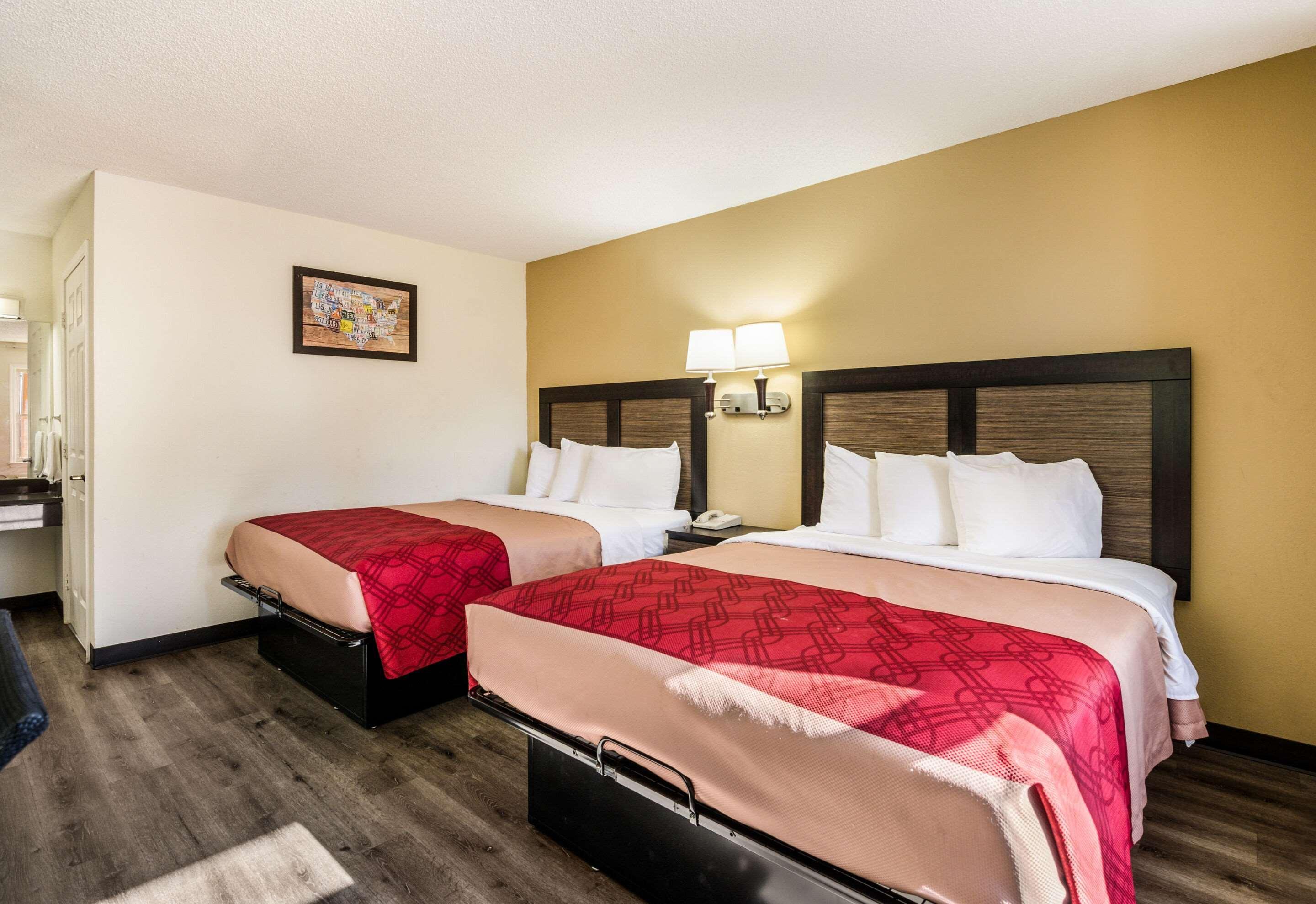 Econo Lodge Glade Springs I-81 Ngoại thất bức ảnh