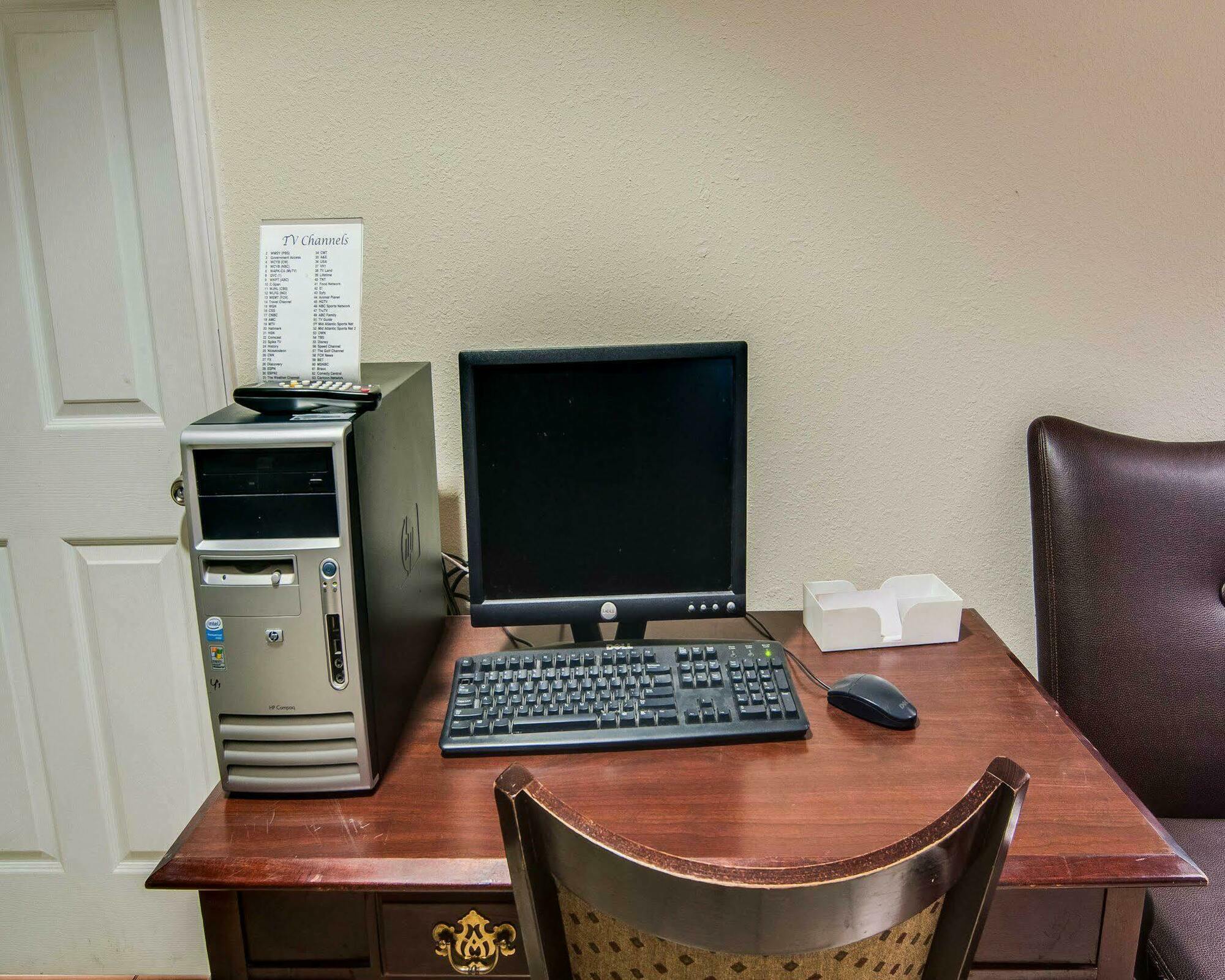 Econo Lodge Glade Springs I-81 Ngoại thất bức ảnh