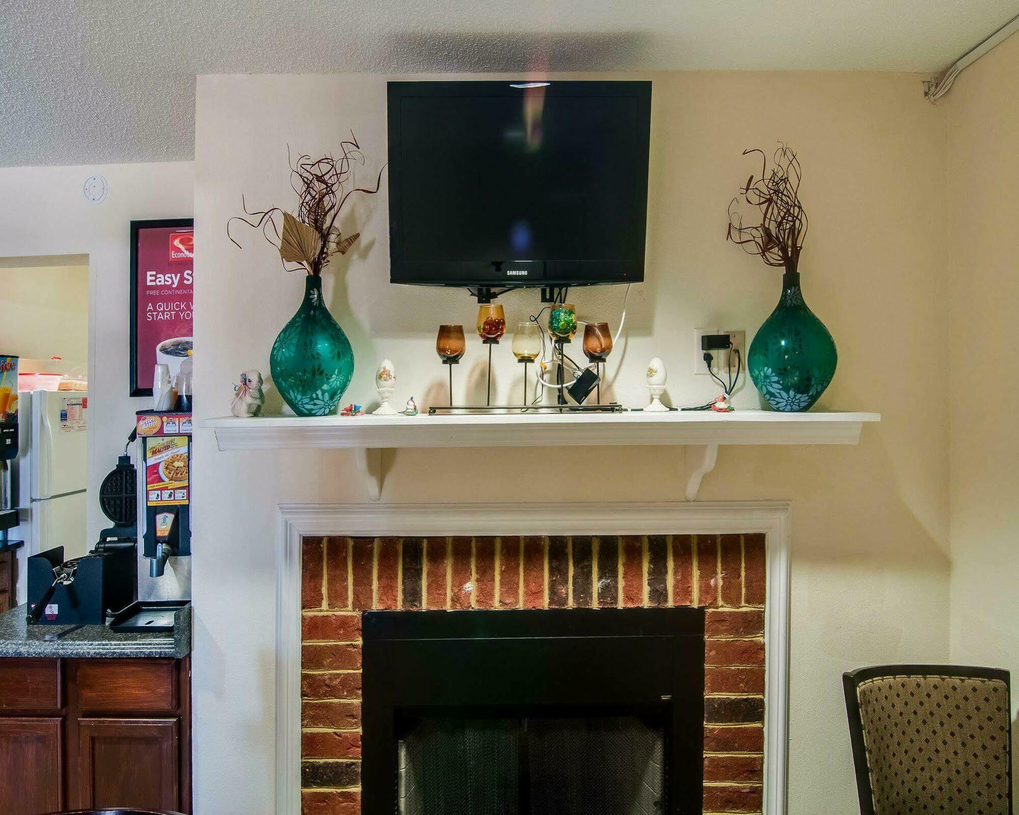 Econo Lodge Glade Springs I-81 Ngoại thất bức ảnh