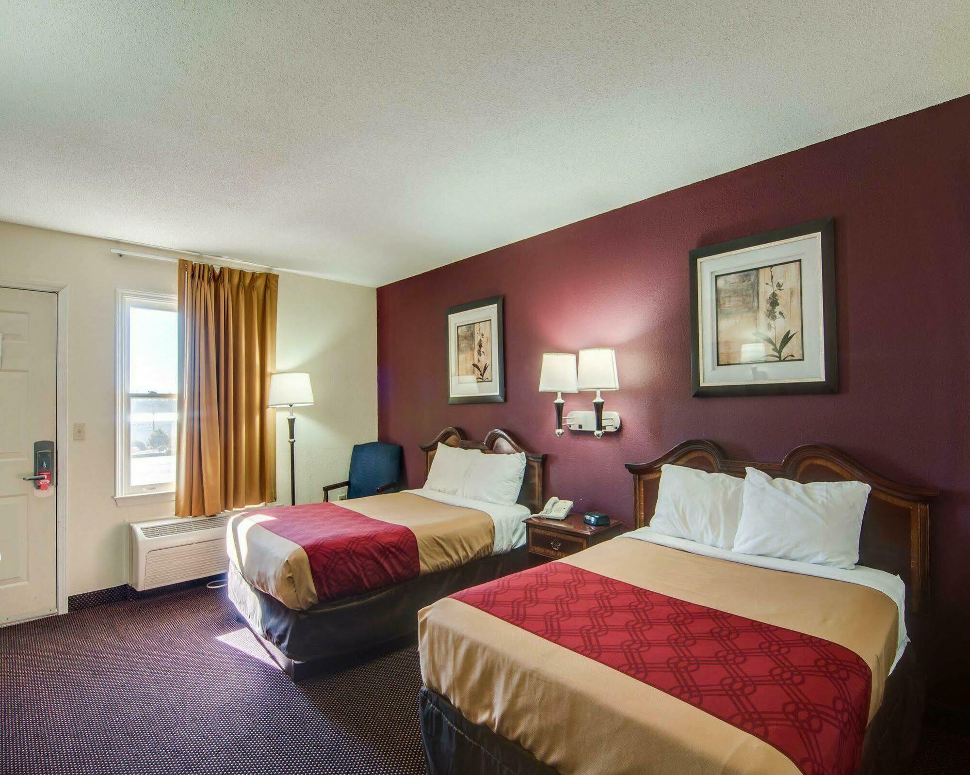 Econo Lodge Glade Springs I-81 Ngoại thất bức ảnh